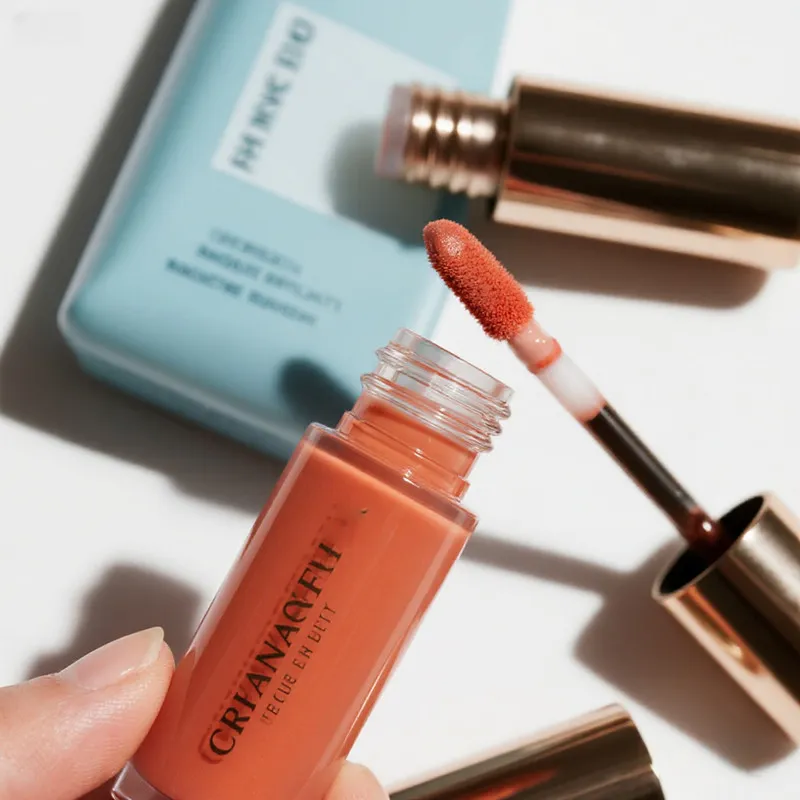 لامع الشفاه الخاصة بالملصقات في الصين